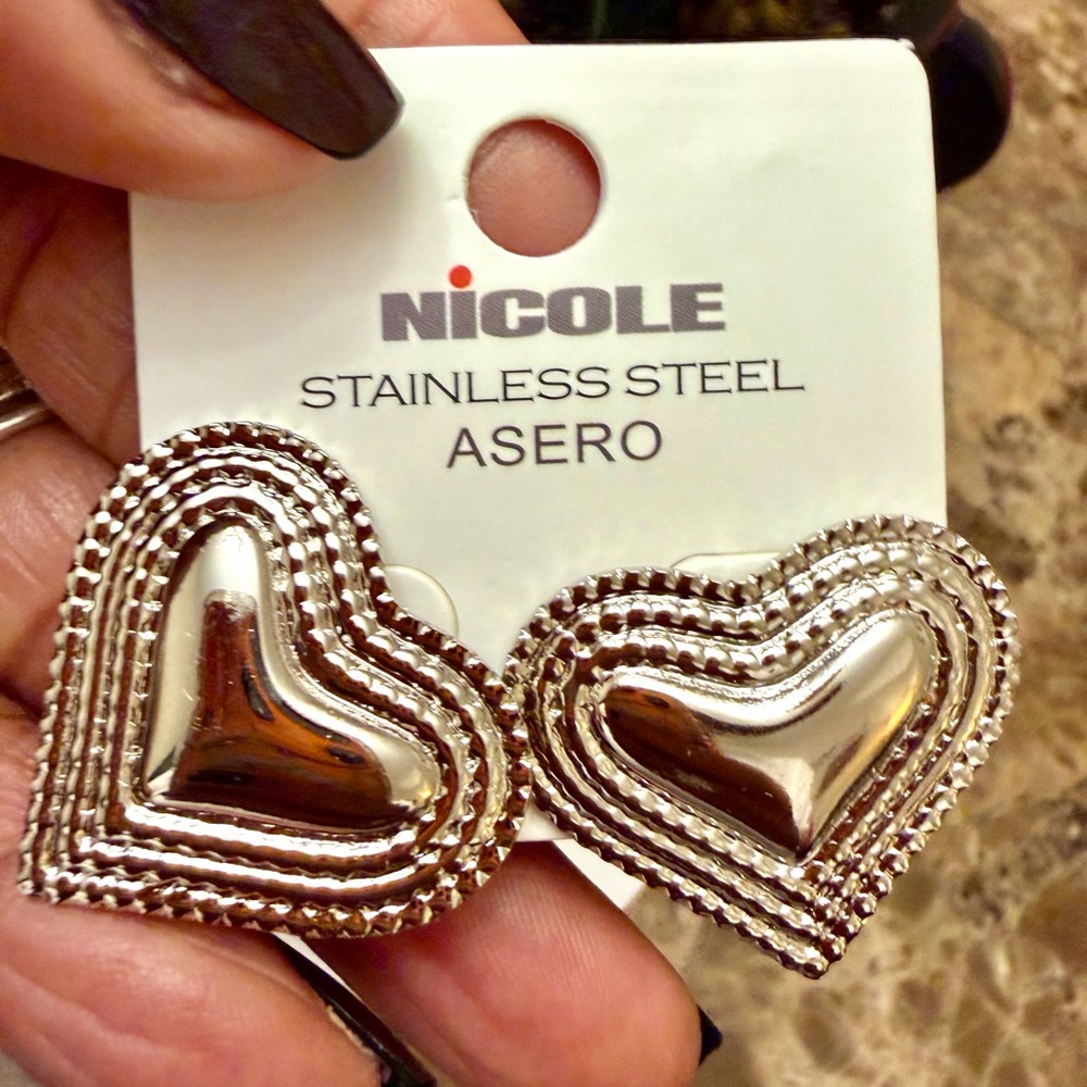 (You pick) Nicole Heart Dainty Beaded Edge Earrings - Gold and Silver Stainless - Picture 7 of 7